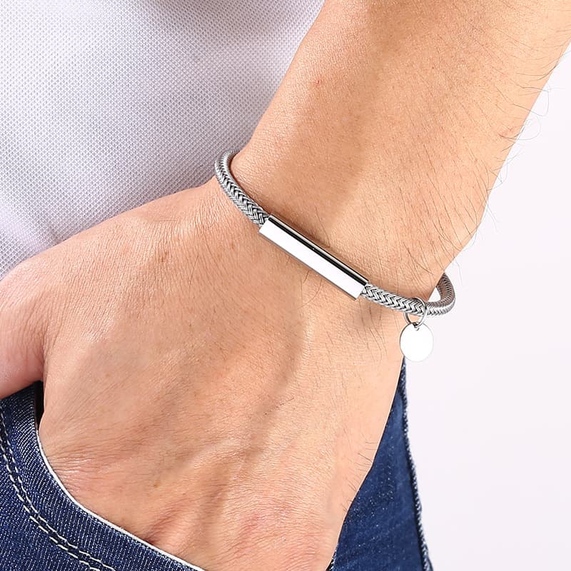 ブレスレットメンズ 職人技が光る編み込みペンダントブレスレット