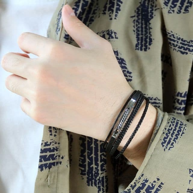 ブレスレットメンズ 編み込みレザー重ね着けブレスレット