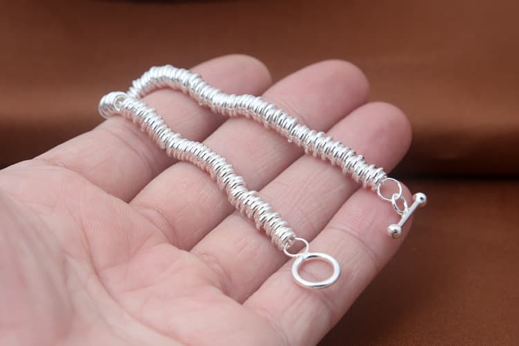 ブレスレットメンズ 甲丸輪編み留め具付きブレスレット