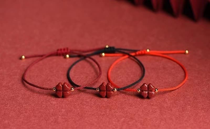ブレスレットメンズ 幸せを運ぶ四葉のクローバー 紐ブレスレット